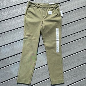 Old Navy Pixie High Rise Secret-Slim Pockets Stretch Olive Green size 8 NWT